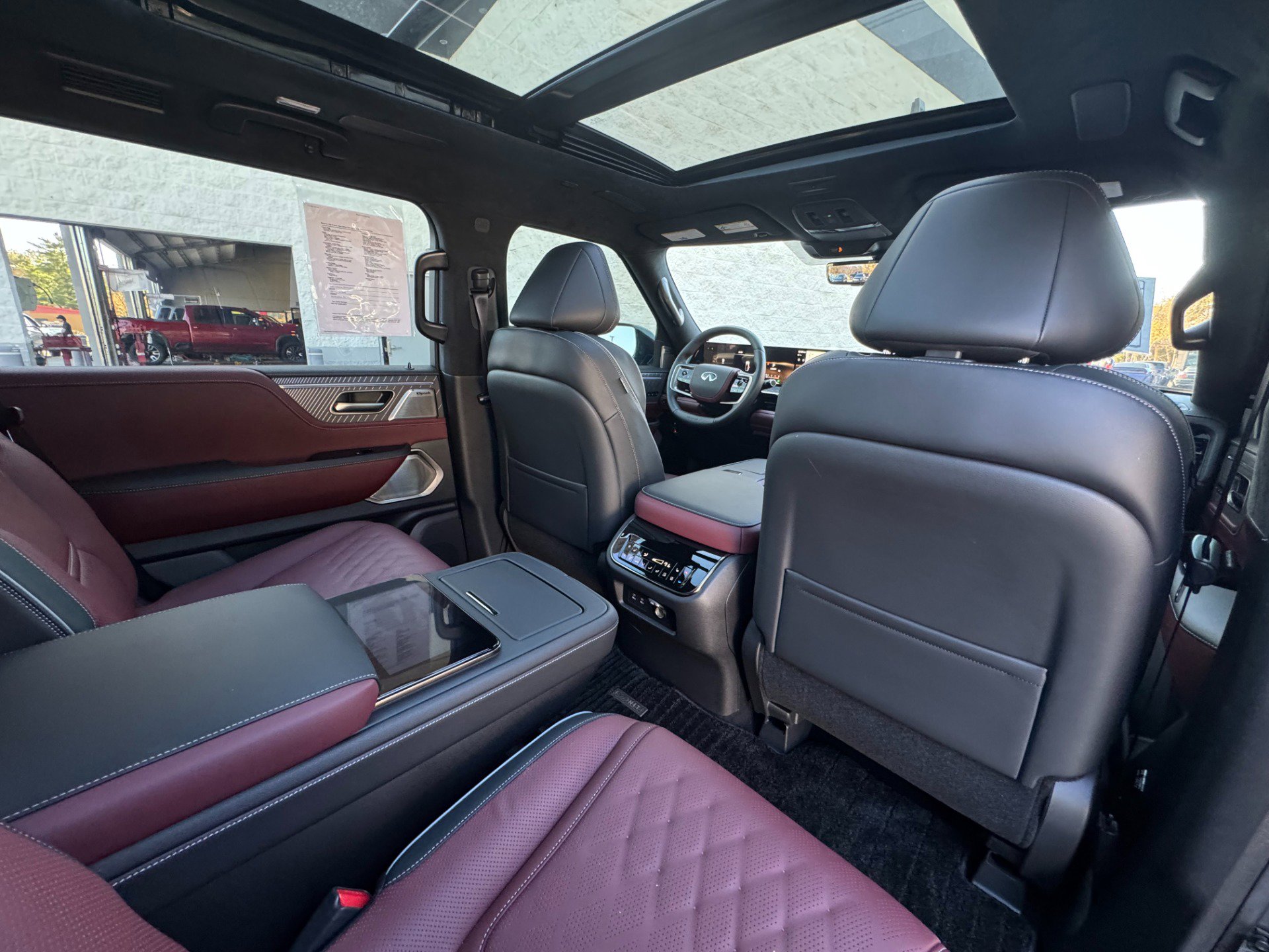 Used 2025 INFINITI QX80 Autograph w/ Autograph Exterior Package image 45