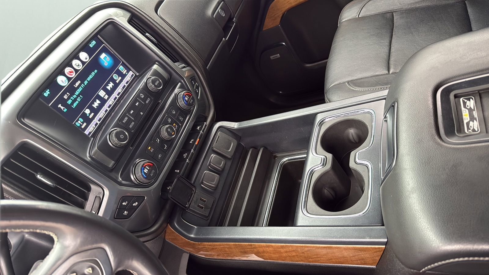 Used 2016 Chevrolet Silverado 1500 LTZ w/ Texas Edition RWD image 20