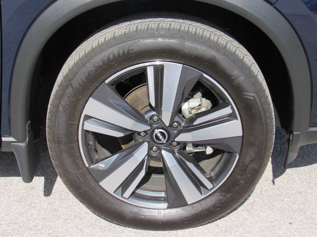 Certified 2025 Nissan Rogue SL FWD image 11