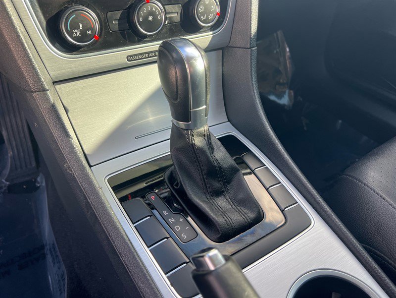 Used 2013 Volkswagen Passat 2.5 SE image 29