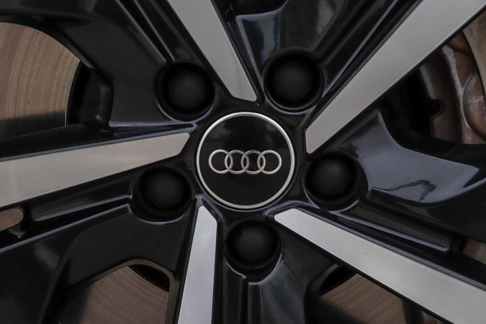 Used 2024 Audi Q8 e-tron Premium Plus w/ Premium Plus Package AWD/4WD image 15