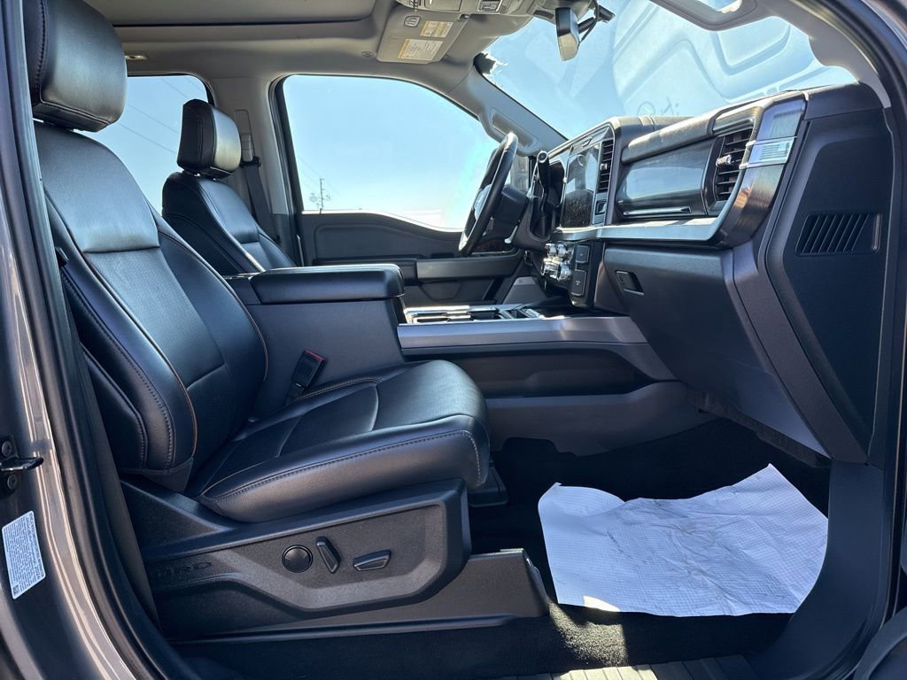 Used 2025 Ford F350 Lariat w/ FX4 Off-Road Package image 12