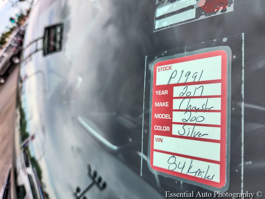 Used 2017 Chrysler 200 Limited Platinum FWD image 24
