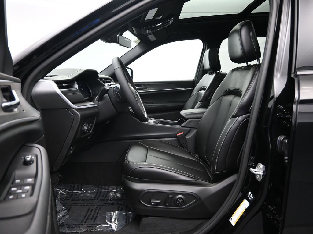 New 2025 Jeep Grand Cherokee L Limited image 22