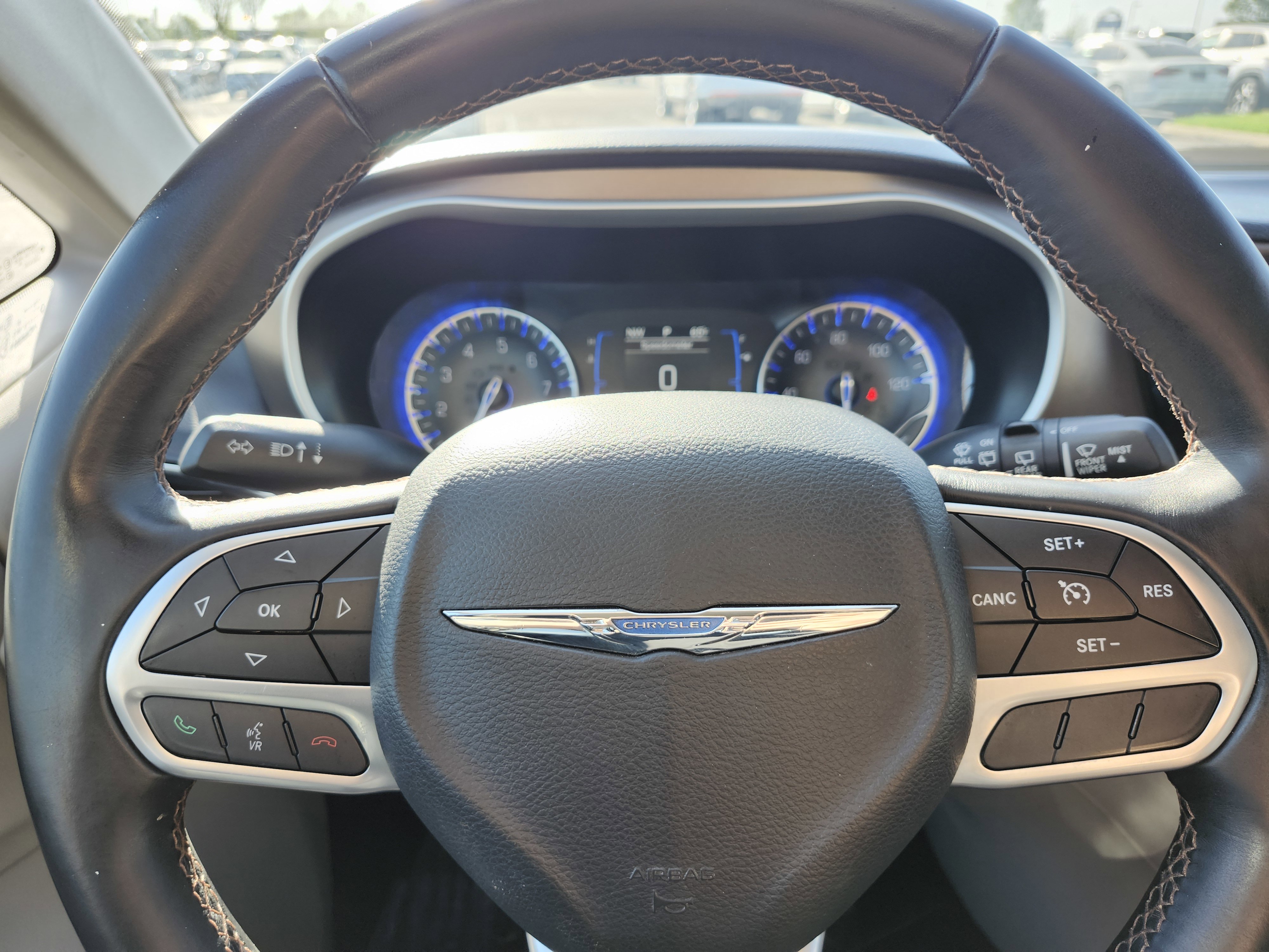 Used 2017 Chrysler Pacifica Touring-L image 25