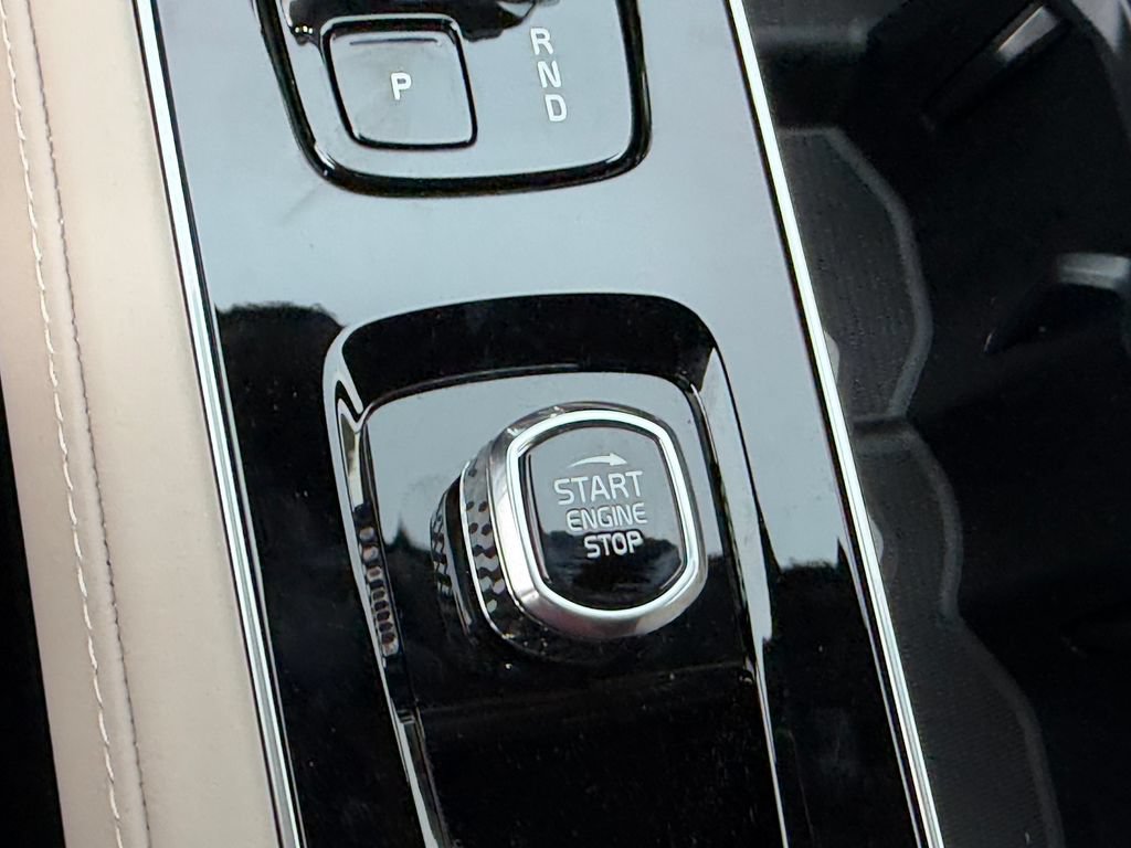 New 2026 Volvo XC90 T8 Plus w/ Protection Package Premier AWD/4WD image 29