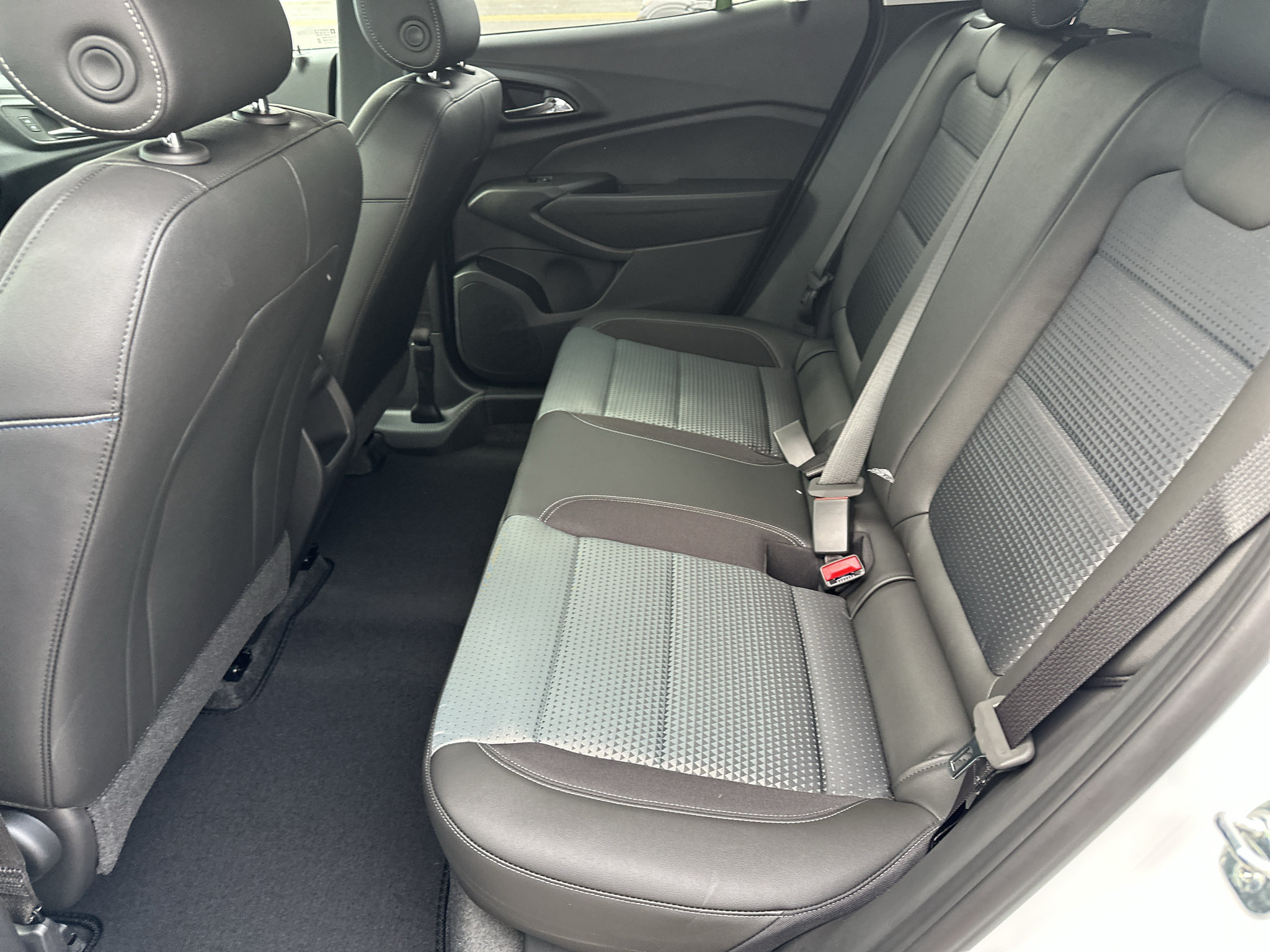 New 2026 Chevrolet Trax LT w/ LT Convenience Package FWD image 15