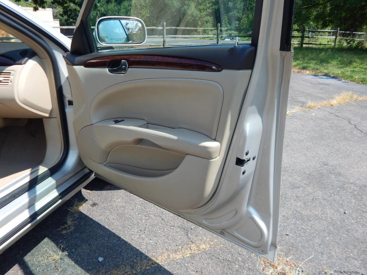 Used 2007 Buick Lucerne CXL FWD image 14