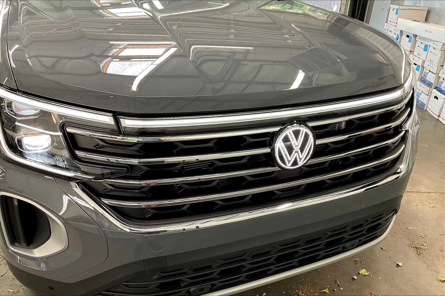 New 2025 Volkswagen Atlas SE image 32