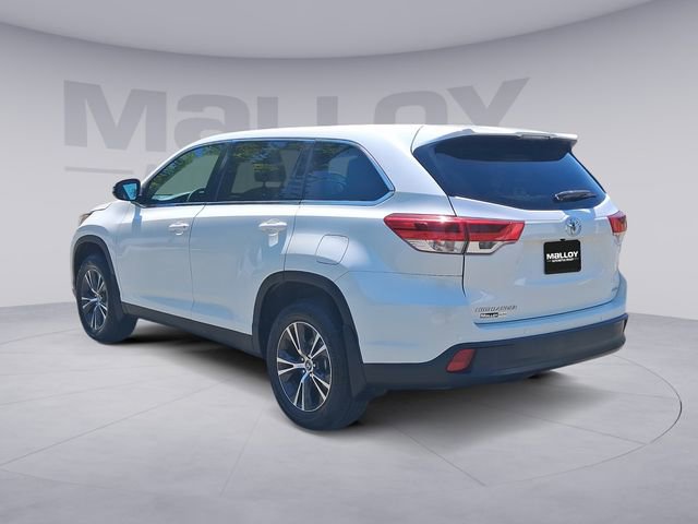 Used 2019 Toyota Highlander LE w/ Carpet Mat Package (TMS) AWD/4WD image 3