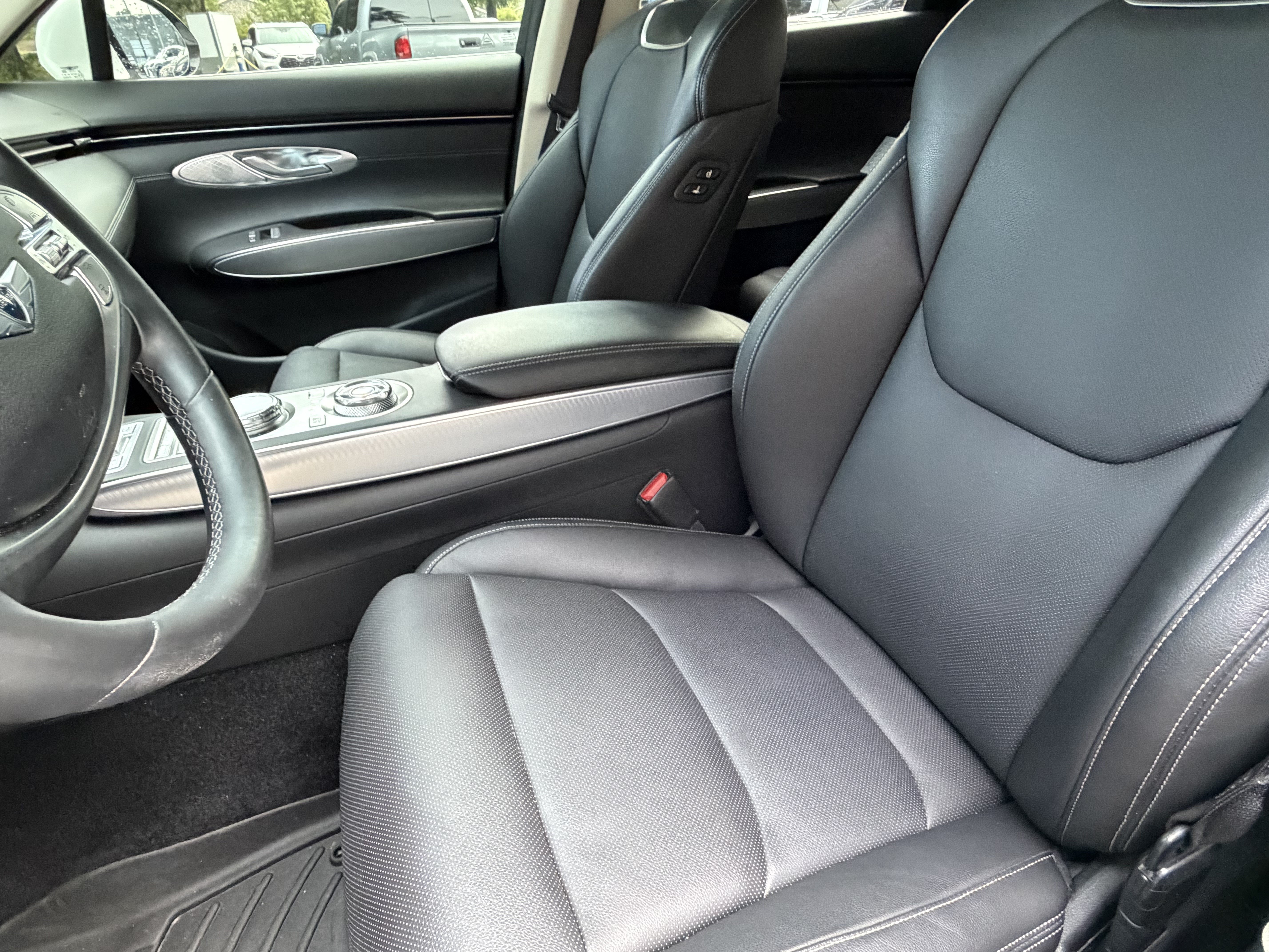 Used 2023 Genesis GV70 2.5T w/ Select Package AWD/4WD image 17