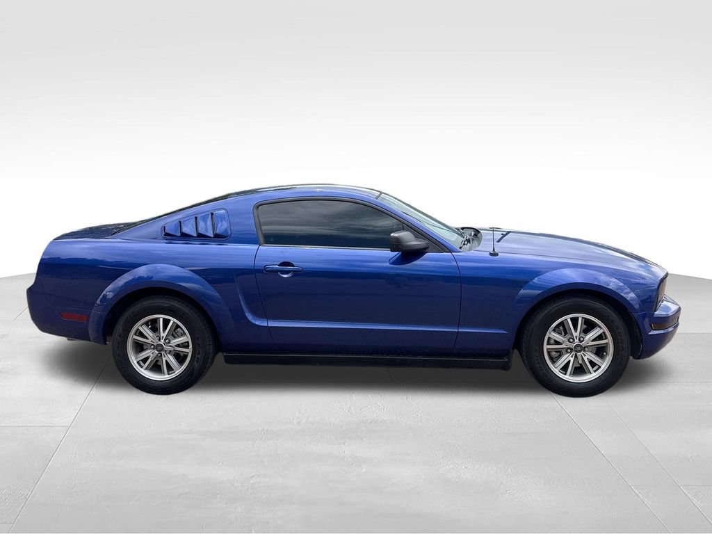 Used 2005 Ford Mustang Coupe RWD image 9