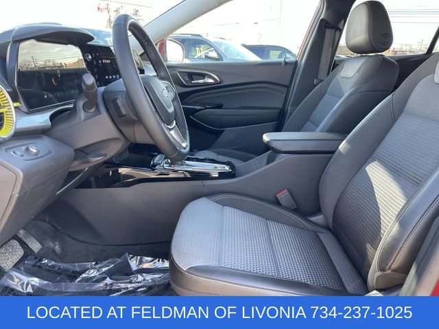 Used 2024 Chevrolet Trax LT w/ Driver Confidence Package image 18