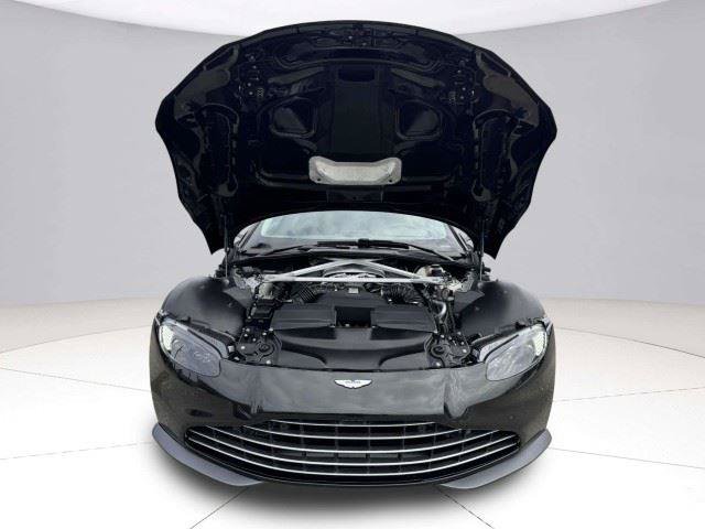 Used 2022 Aston Martin V8 Vantage Roadster RWD image 50