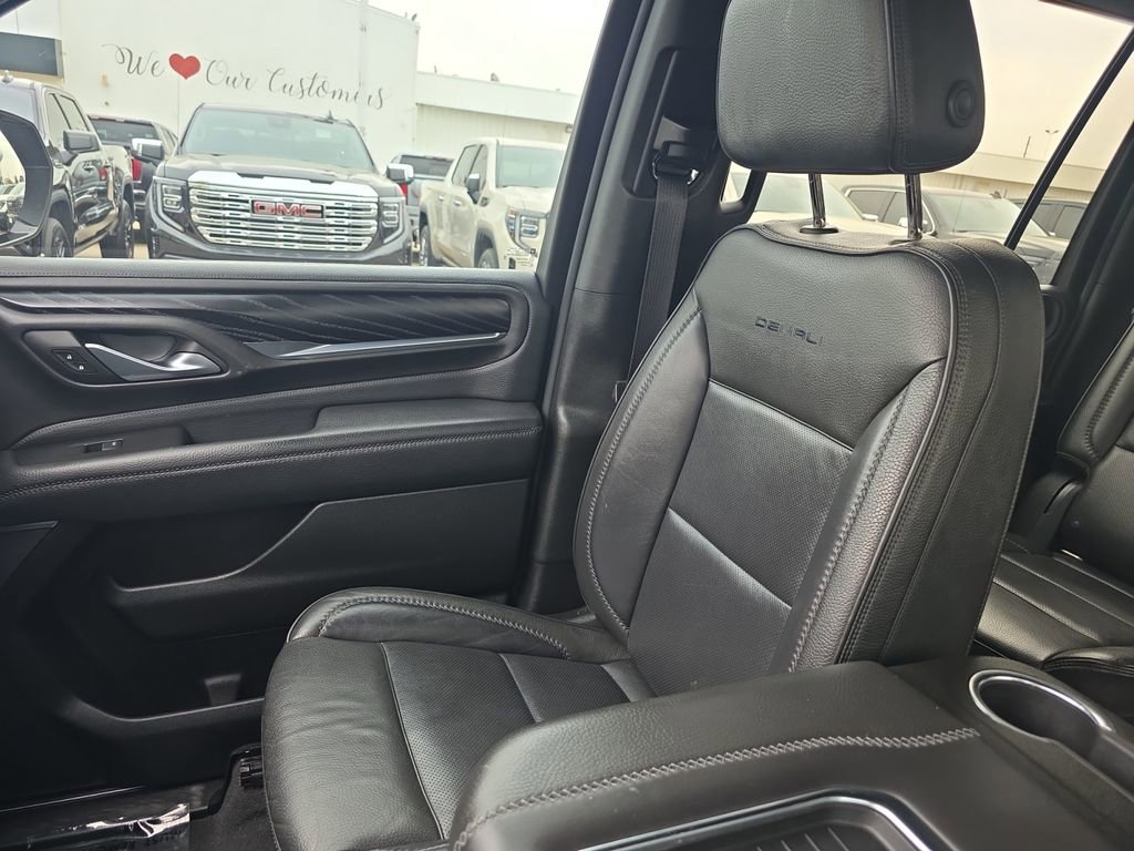 Used 2022 GMC Yukon XL Denali image 28