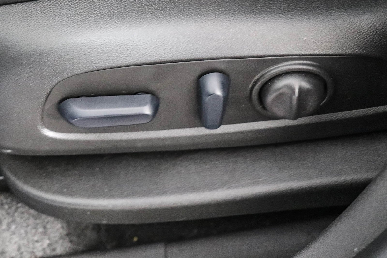 Used 2024 GMC Terrain SLT image 20