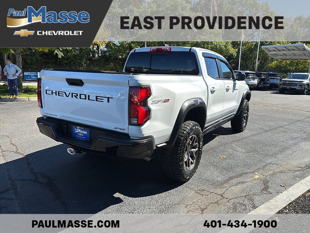 Used 2024 Chevrolet Colorado ZR2 w/ Safety Package AWD/4WD image 6