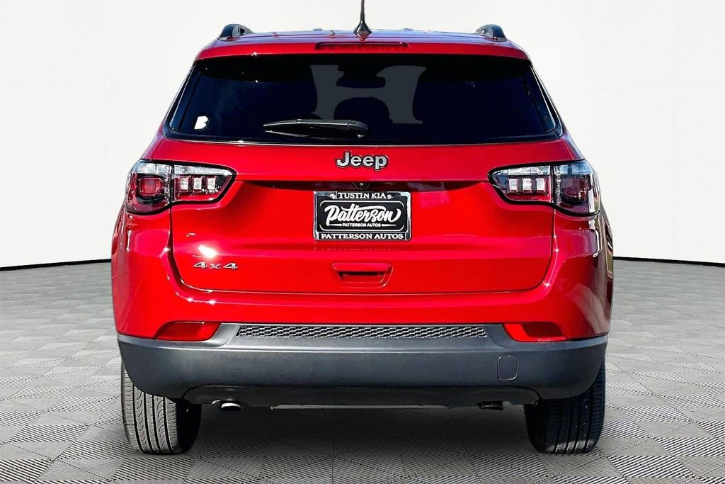 Used 2025 Jeep Compass Latitude w/ Altitude Special Edition image 4