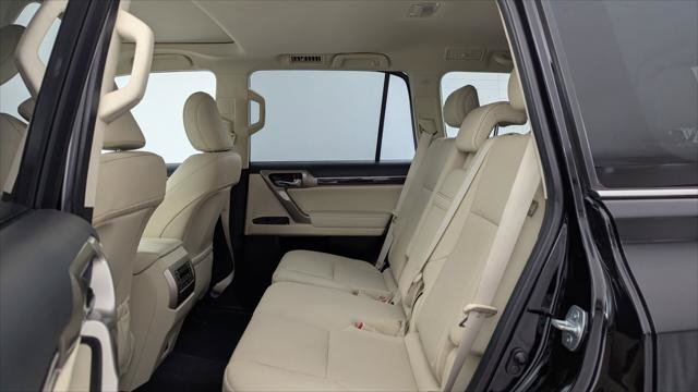 Used 2020 Lexus GX 460 Premium w/ Premium Package AWD/4WD image 17