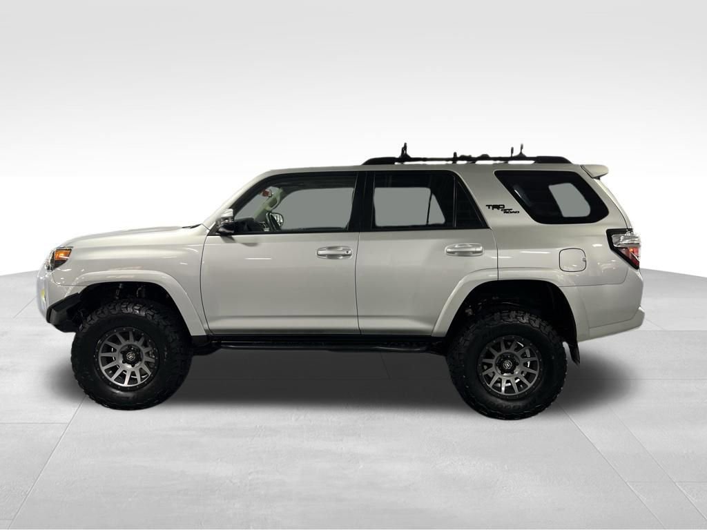 Used 2020 Toyota 4Runner TRD Off-Road Premium w/ Moonroof Package AWD/4WD image 2