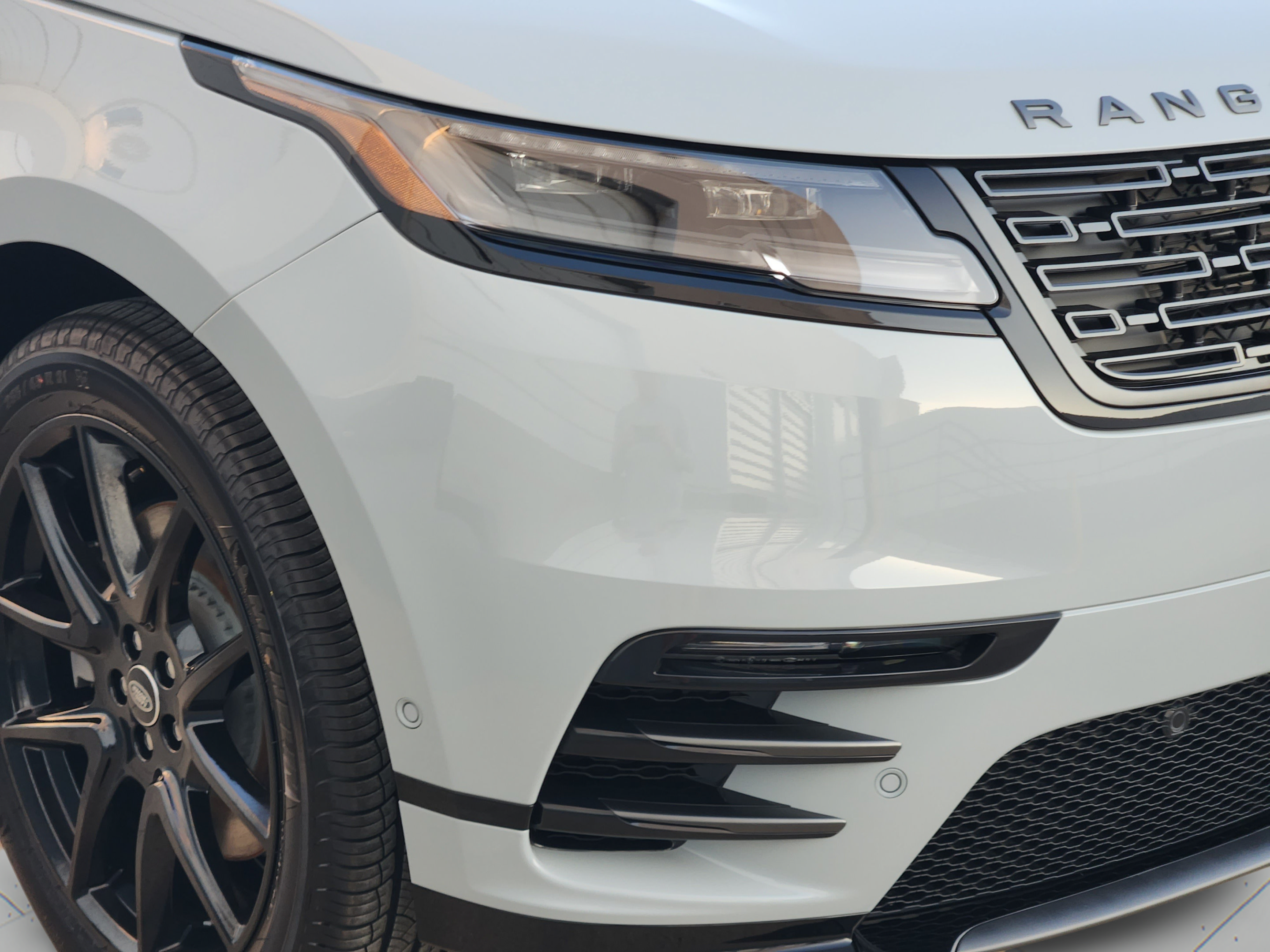 New 2026 Land Rover Range Rover Velar Belgravia AWD/4WD image 29