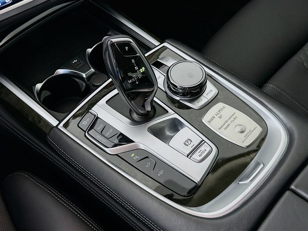 Used 2021 BMW ALPINA B7 xDrive AWD/4WD image 17