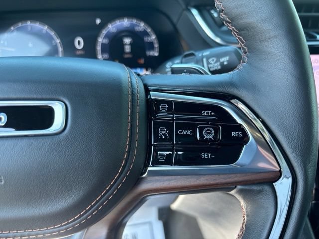 Used 2024 Jeep Grand Cherokee Summit AWD/4WD image 15