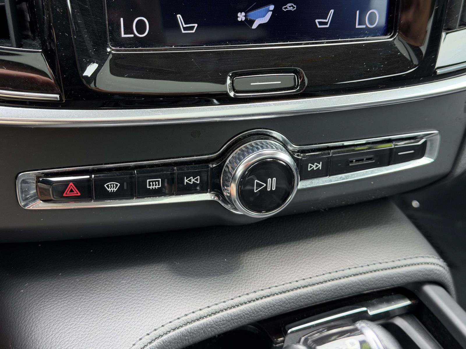 Used 2019 Volvo S90 T5 Momentum FWD image 26