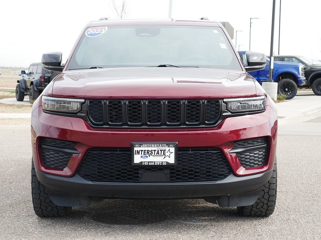 Used 2023 Jeep Grand Cherokee Altitude image 8