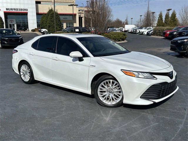 Used 2018 Toyota Camry XLE image 2