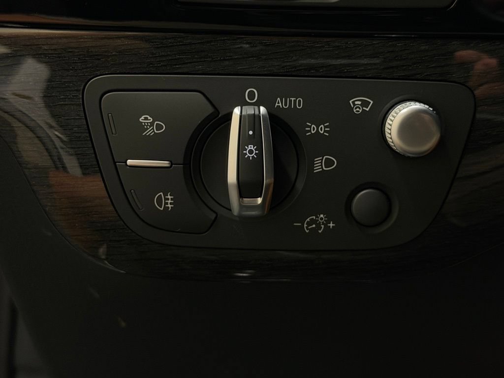 Used 2019 Audi Q7 3.0T Prestige AWD/4WD image 16