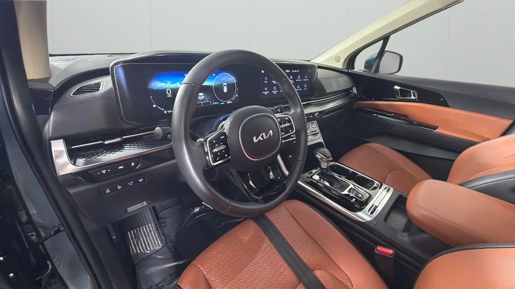 Used 2024 Kia Carnival SX Prestige image 17