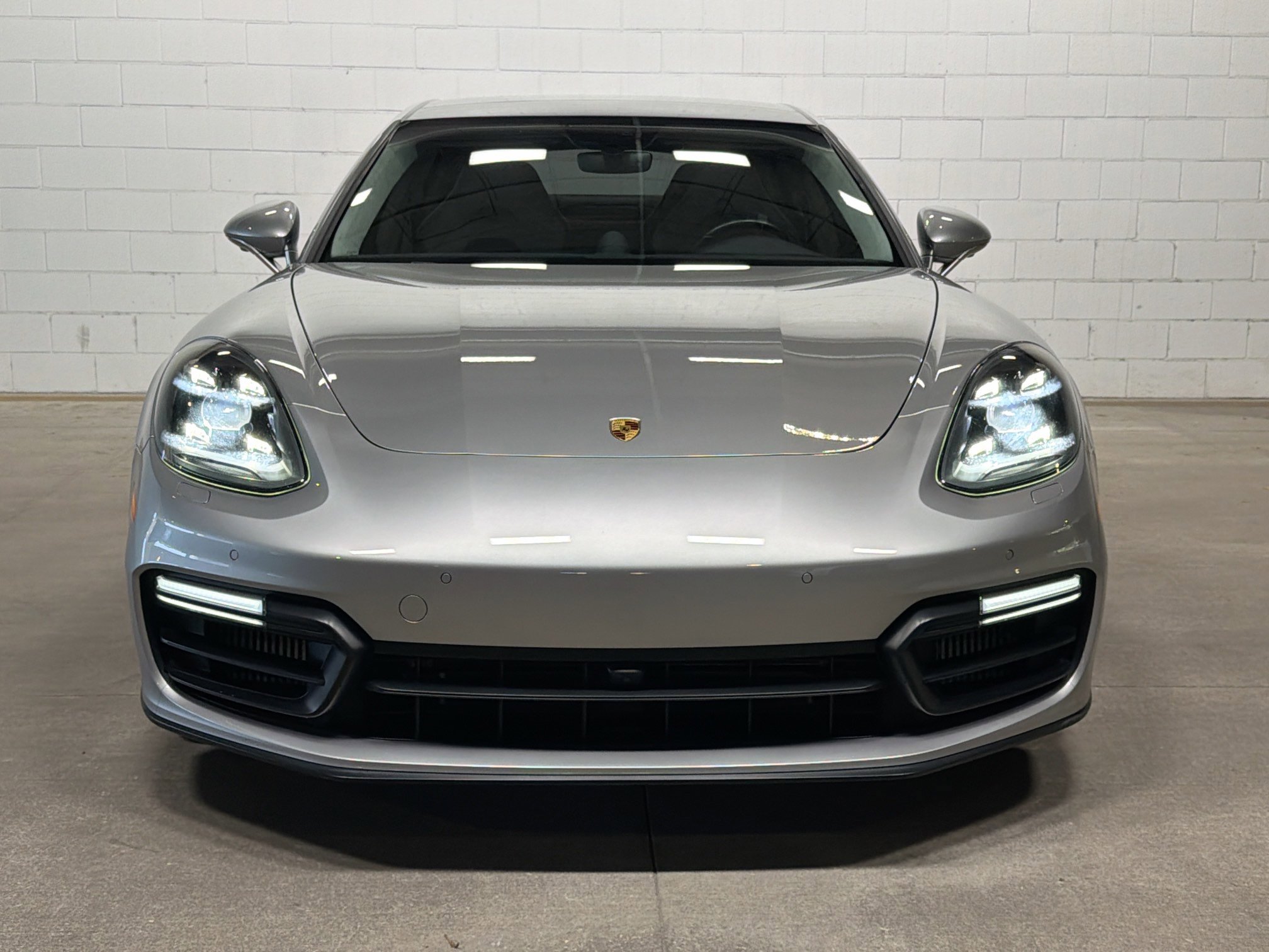 Used 2020 Porsche Panamera GTS image 9