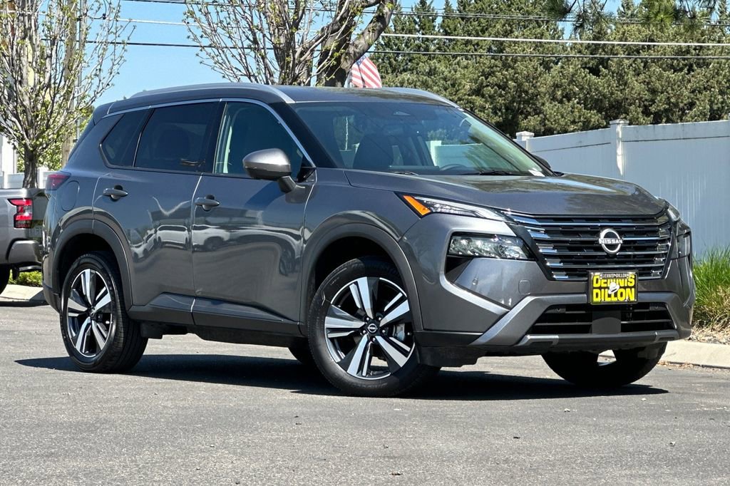 Used 2026 Nissan Rogue SL AWD/4WD image 2