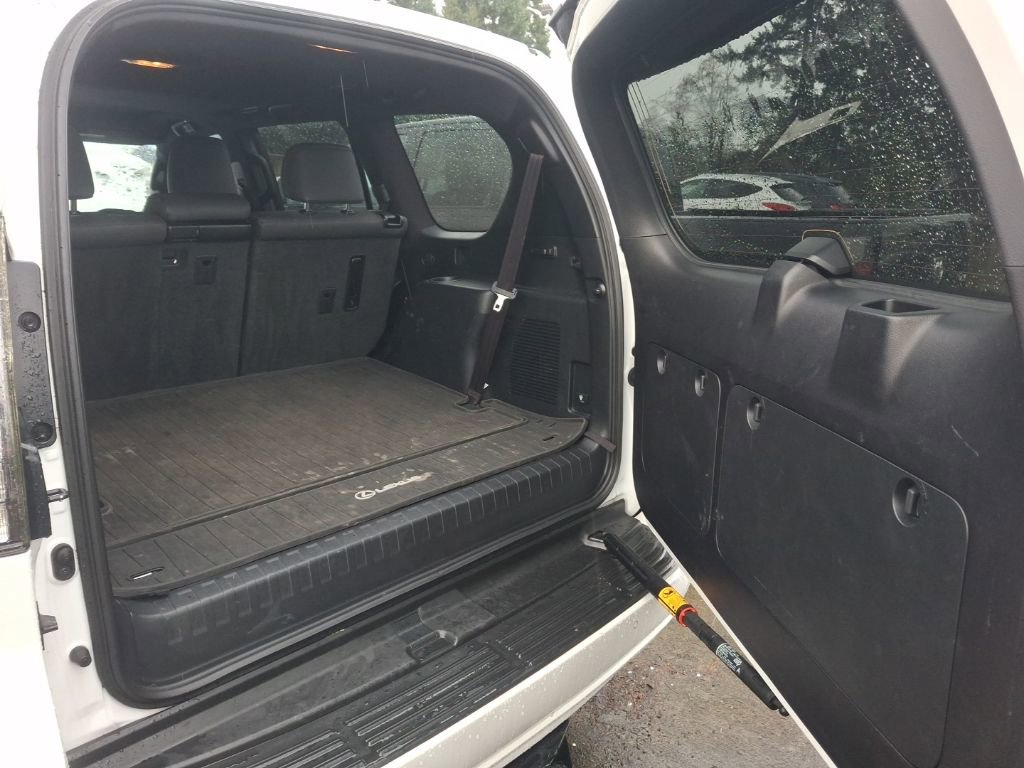 Used 2020 Lexus GX 460 Premium w/ Premium Package image 10