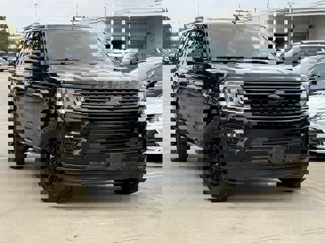 Used 2021 Ford Expedition Limited image 2