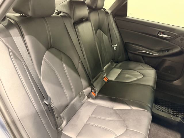 Used 2022 Toyota Avalon XLE w/ Moonroof Package image 33
