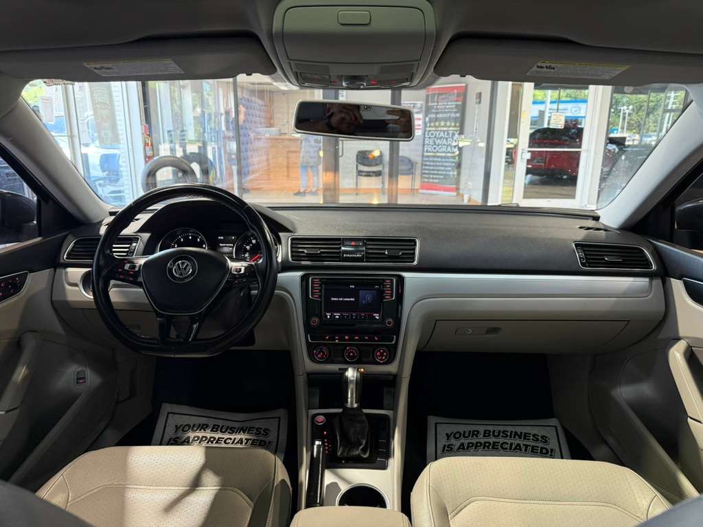 Used 2019 Volkswagen Passat 2.0T Wolfsburg FWD image 21