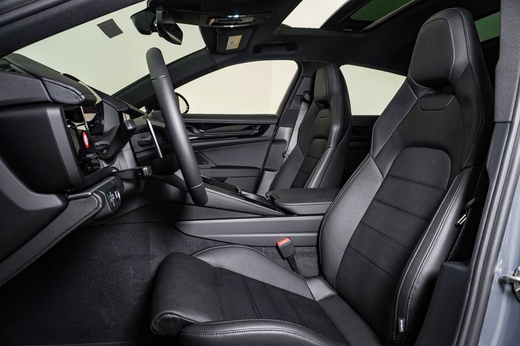 New 2026 Porsche Panamera 4 AWD/4WD image 5