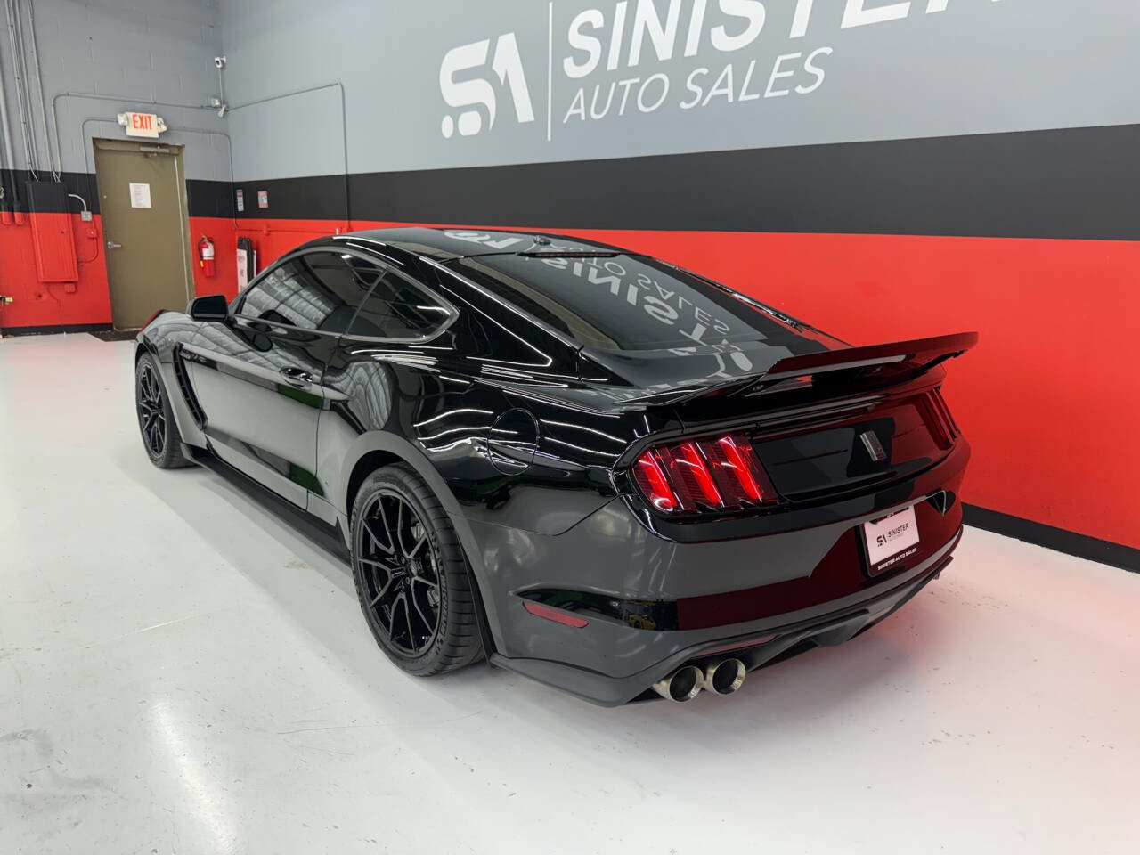 Used 2019 Ford Mustang Shelby GT350 w/ Technology Package image 17