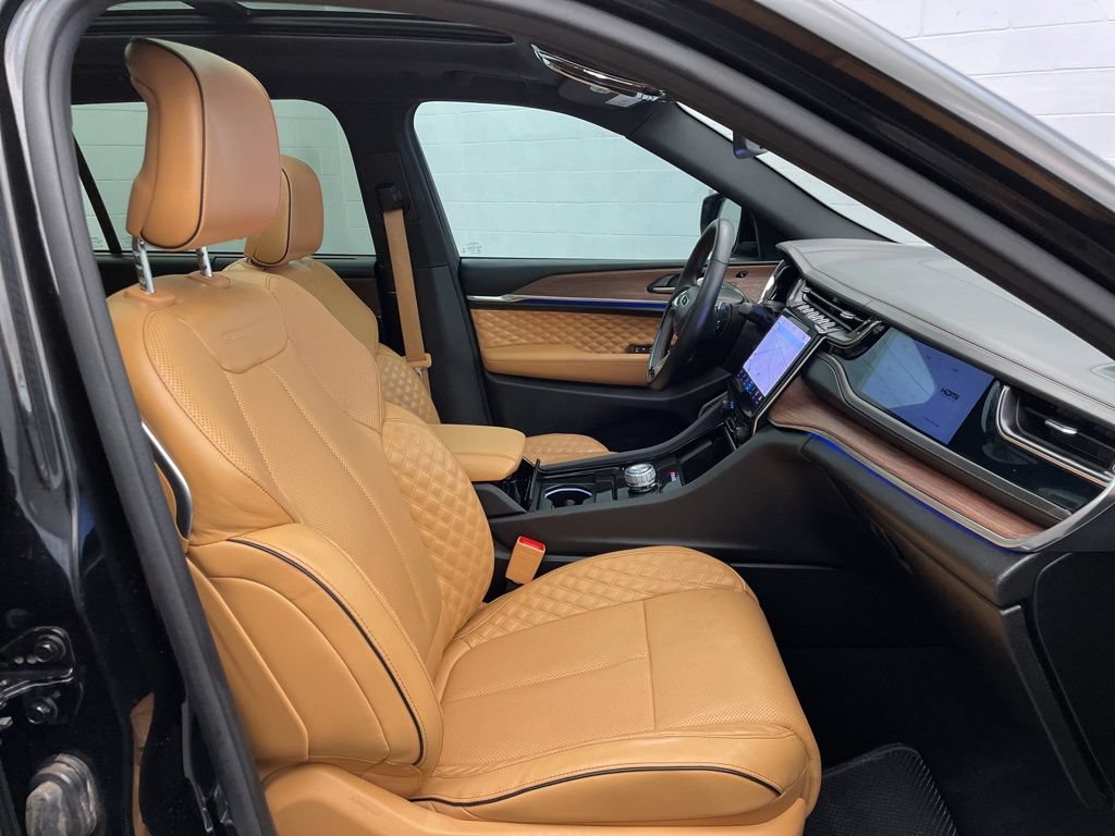Certified 2023 Jeep Grand Cherokee L Summit w/ Luxury Tech Group V RWD image 18