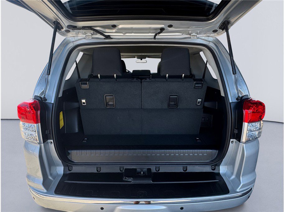 Used 2011 Toyota 4Runner SR5 w/ Convenience Pkg image 23