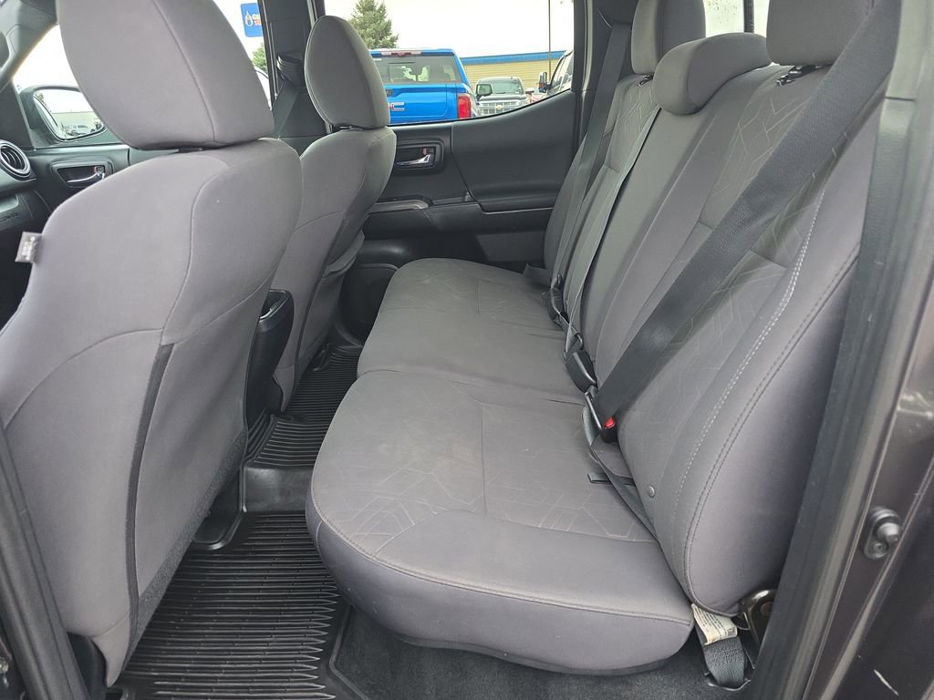 Used 2017 Toyota Tacoma TRD Off-Road image 25