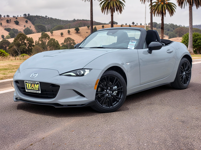 New 2026 MAZDA MX-5 Miata Club w/ Interior Package RWD image 2