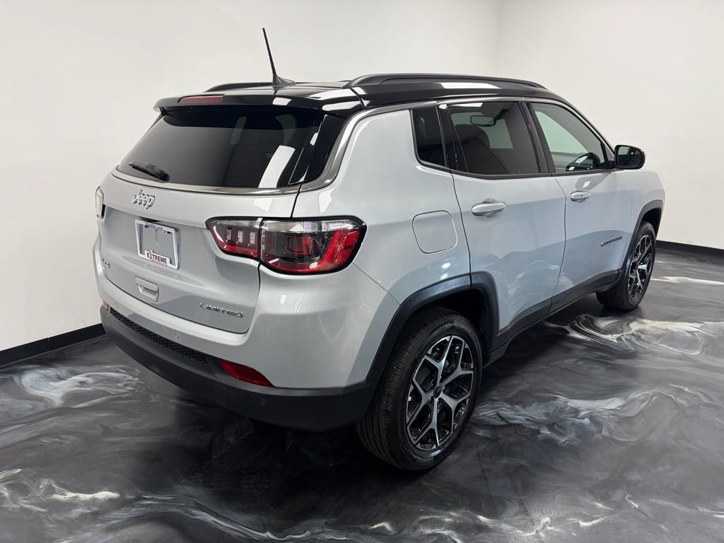 Used 2025 Jeep Compass Limited image 19