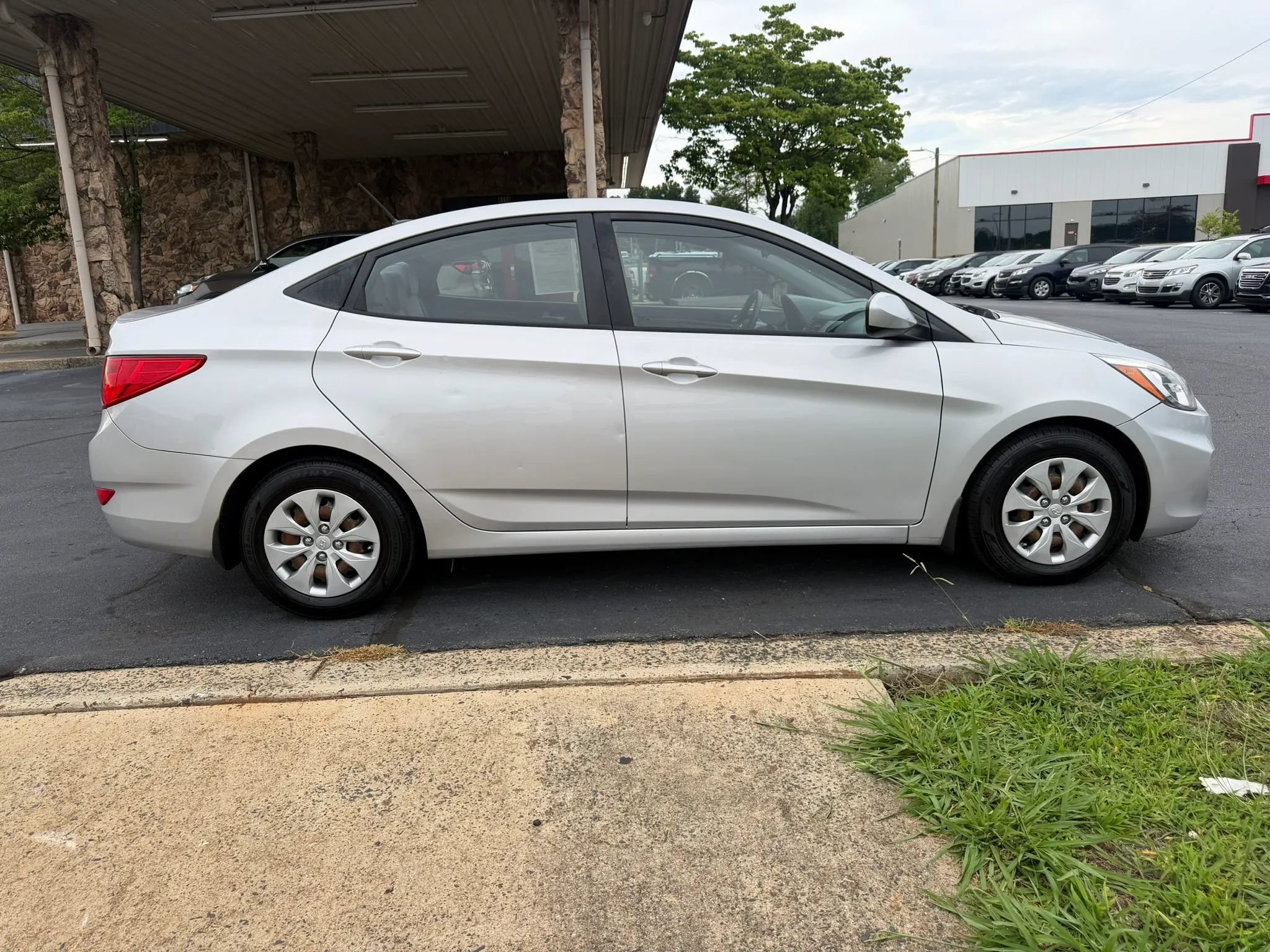 Used 2016 Hyundai Accent SE FWD image 8