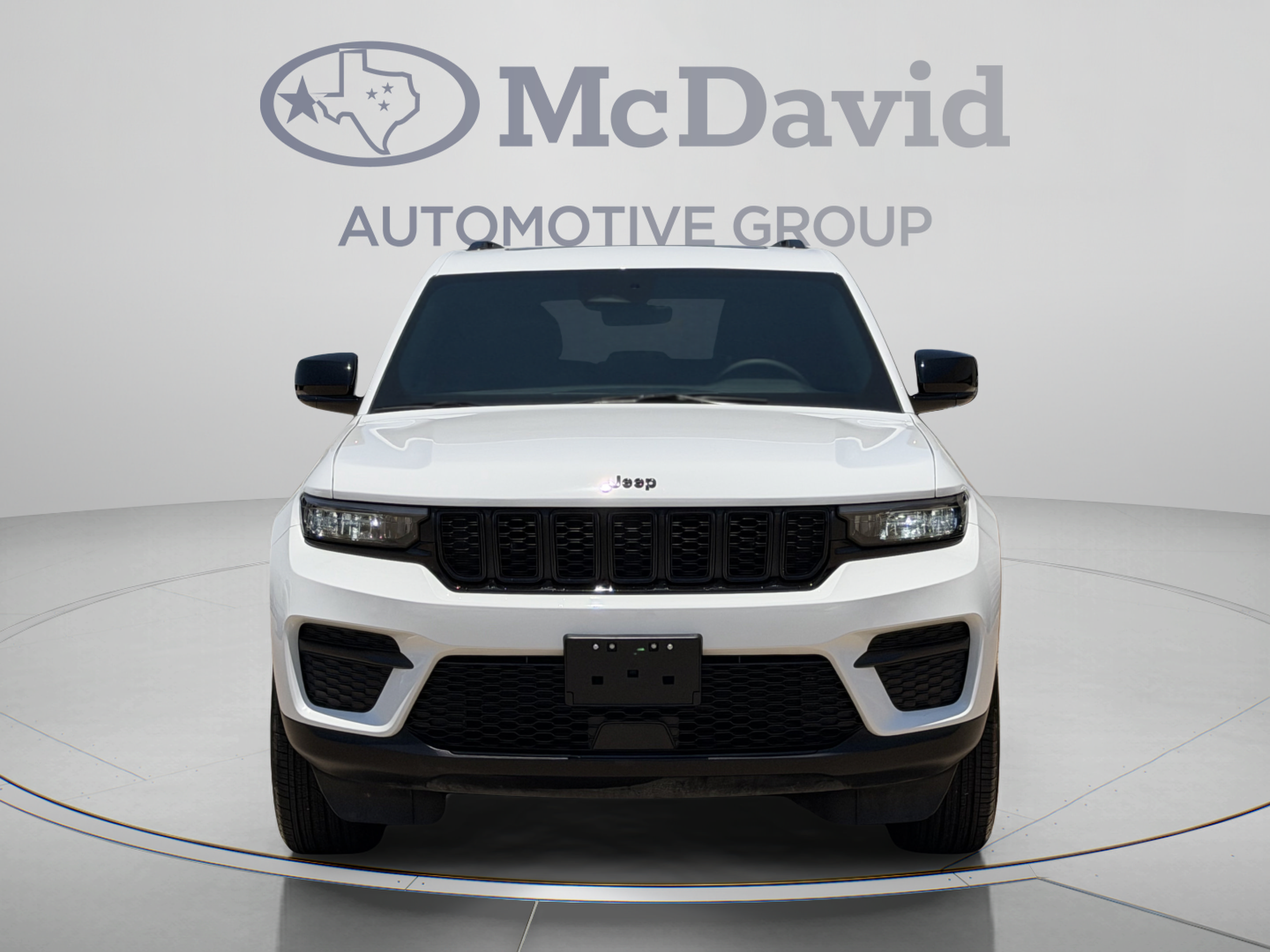 Used 2025 Jeep Grand Cherokee Altitude RWD image 10