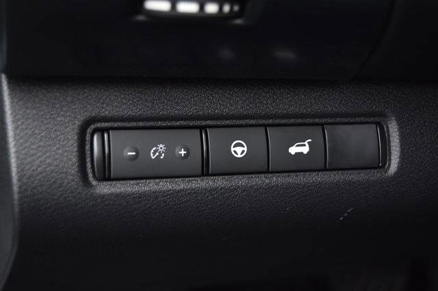 New 2025 Nissan Pathfinder SL image 11