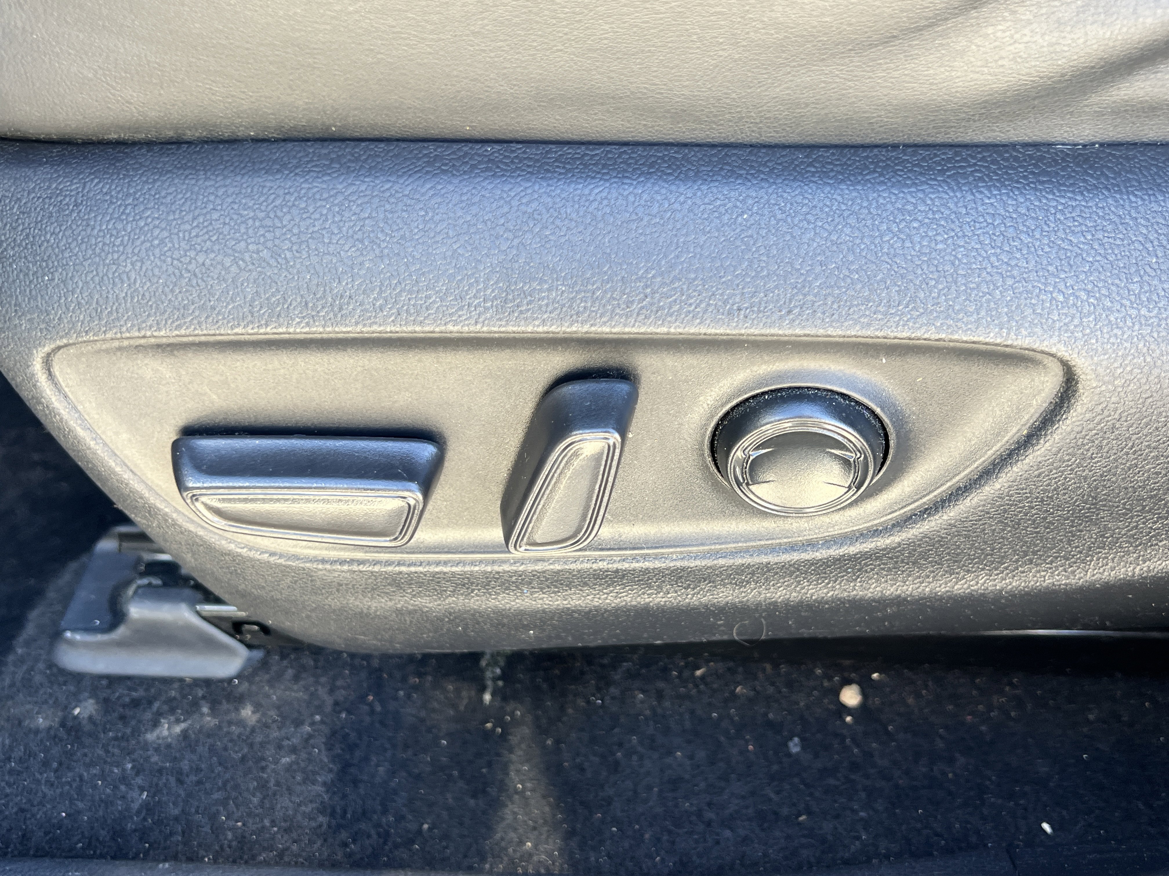 Used 2022 Toyota RAV4 Limited image 53