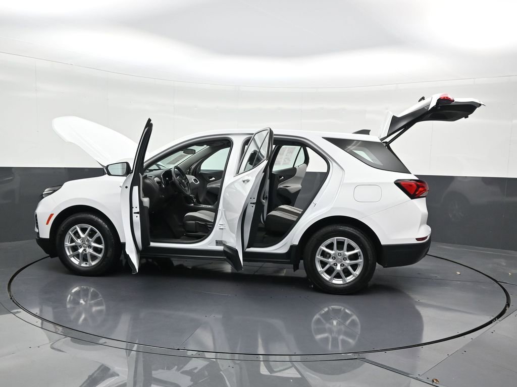 Used 2022 Chevrolet Equinox LS image 37